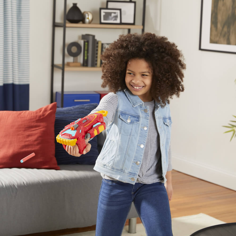Hasbro - Marvel - Avengers Mech Strike Rollenspiel Iron Man Strikeshot, Handschuh, Superheld Spielzeug mit 3 NERF Projektilen