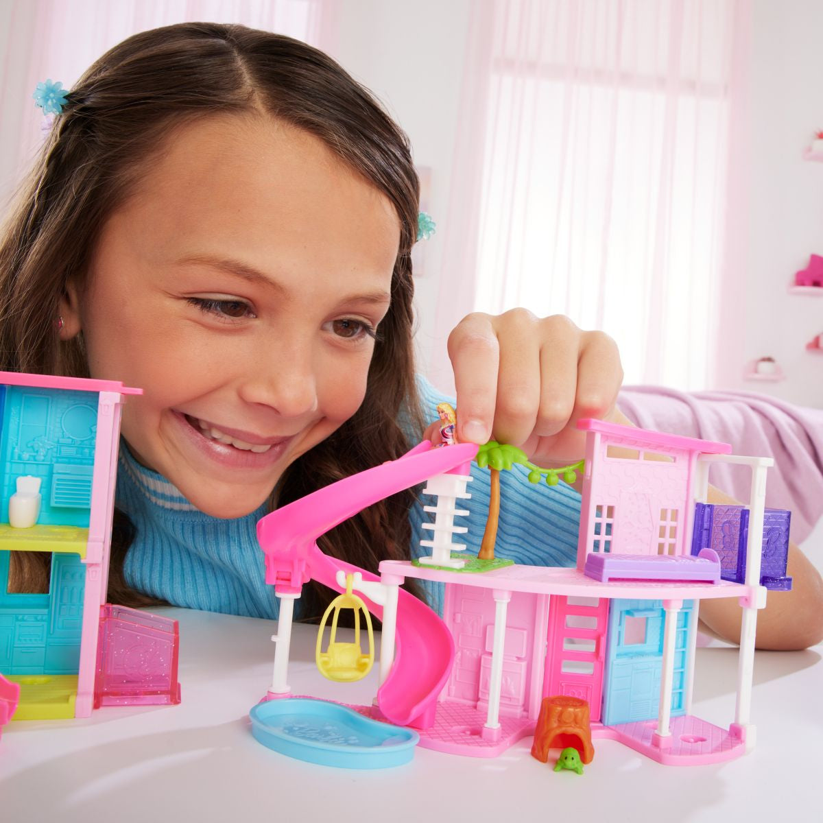Mattel HYF44 - Barbie - Mini Barbie Land - Mini Spielset mit Puppe und Zubehör, verschiedene Modelle