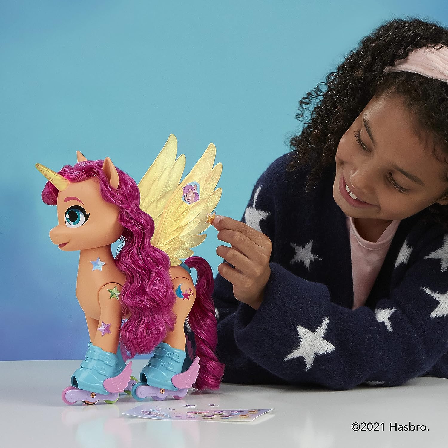 Hasbro My Little Pony – Eine neue Generation Sing- und Skatespaß Sunny Starscout