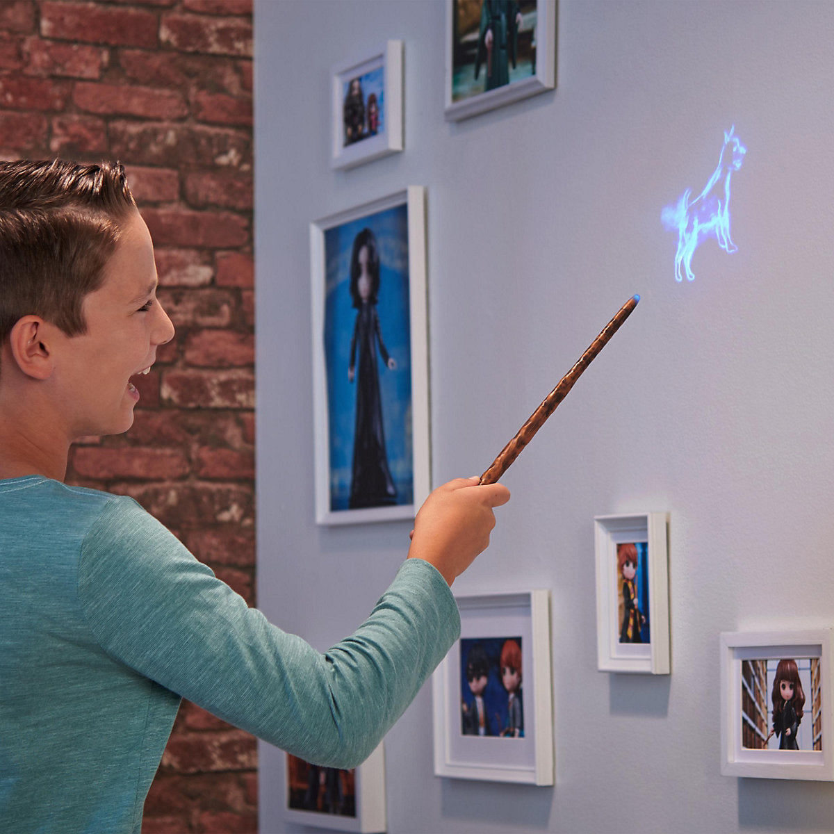 Wizarding World Harry Potter - Leuchtzauberstab von Hermine mit Patronus-Projektion, ca. 33 cm